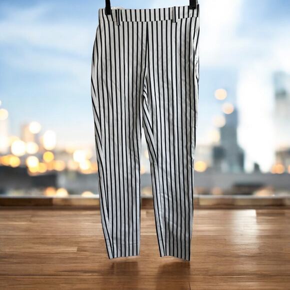 H&M Womens Pants Sz 4 Black White Horizontal Stripes Straight Ankle Stretch NEW - Picture 1 of 9
